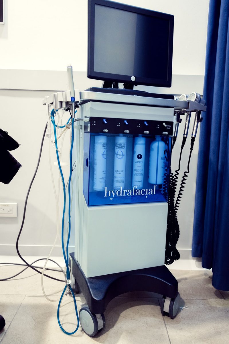 Equipo Hydrafacial en Skin Plus Bogotá