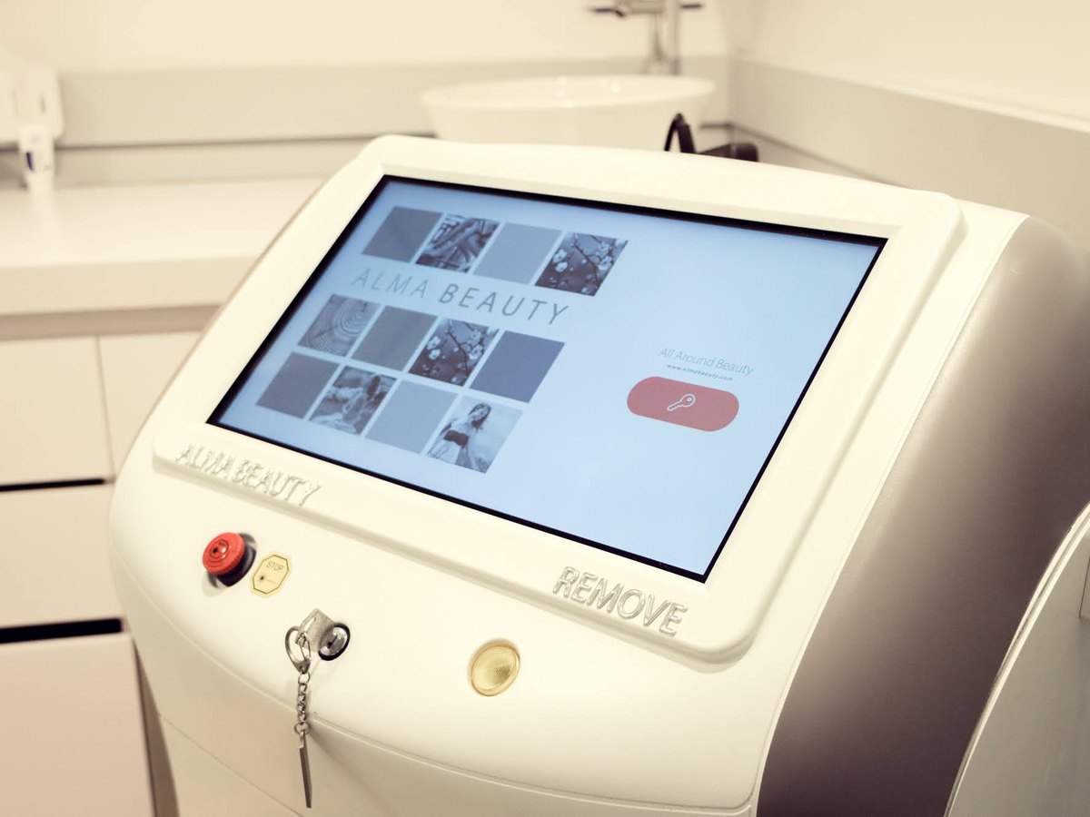Cabina de depilación láser de Skin Plus en Bogotá
